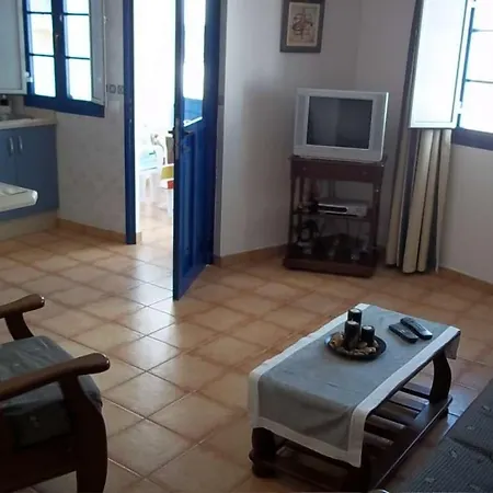 Apartment Sleeps 4 Wifi